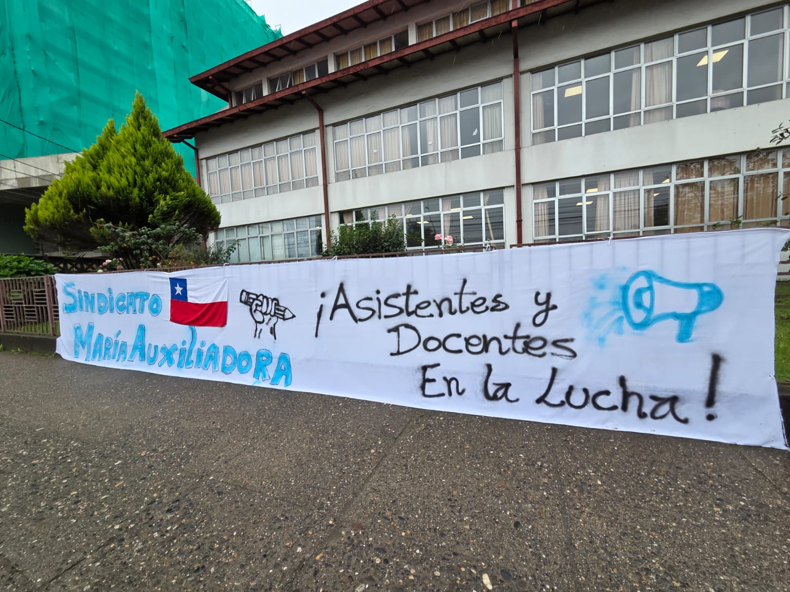 Sindicato del Colegio María Auxiliadora mantiene huelga y acusa “falta de valoración” tras oferta del sostenedor