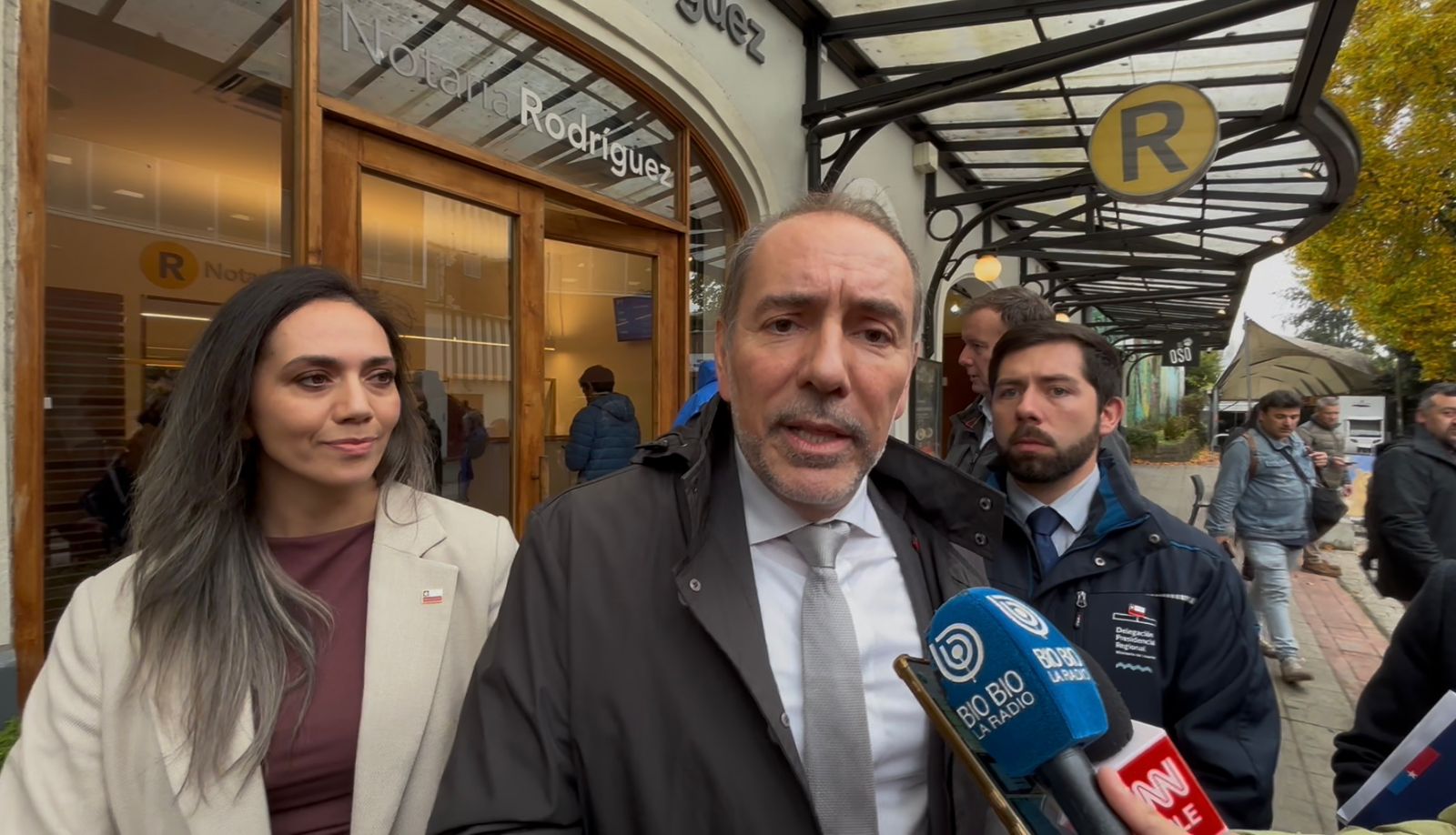 Ministro De Grange evita dar plazos para inicio del pago electrónico en micros de Valdivia