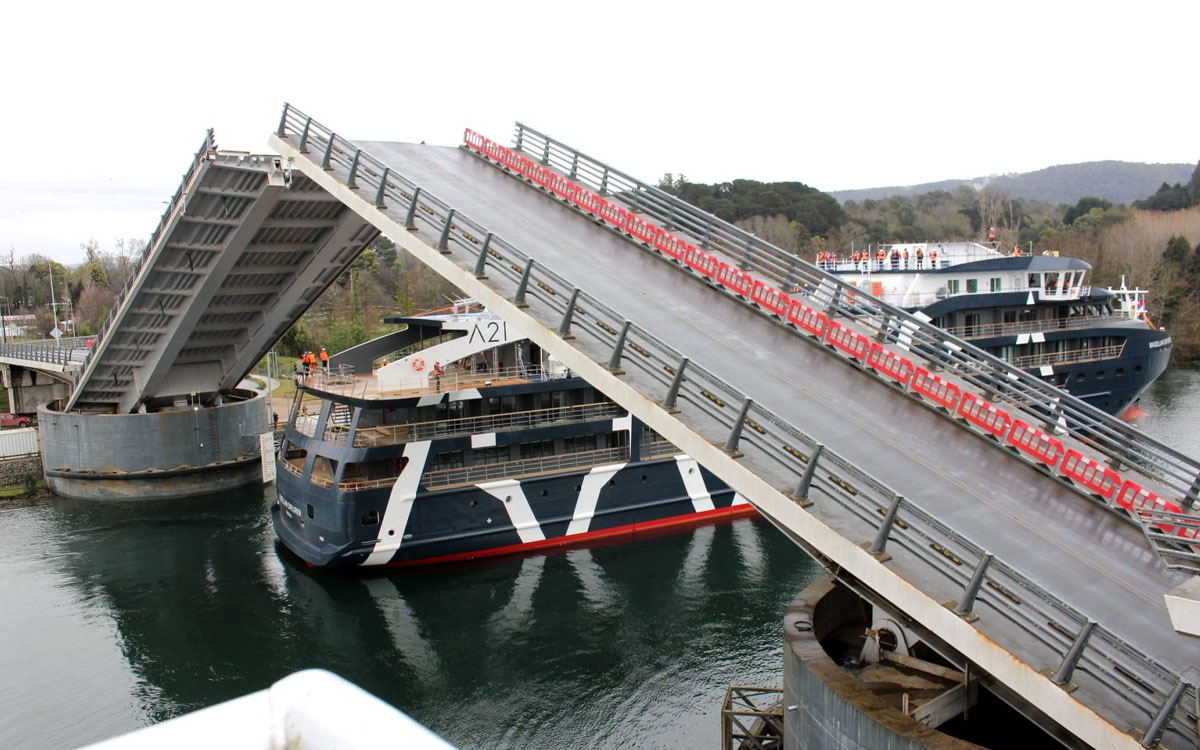 Cierre total del Cau Cau por 11 horas este domingo en Valdivia por paso de embarcación
