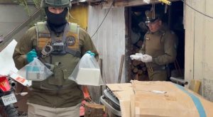 Detienen a adolescente de 16 años con 7 kilos de droga y un arma de fuego en Lanco