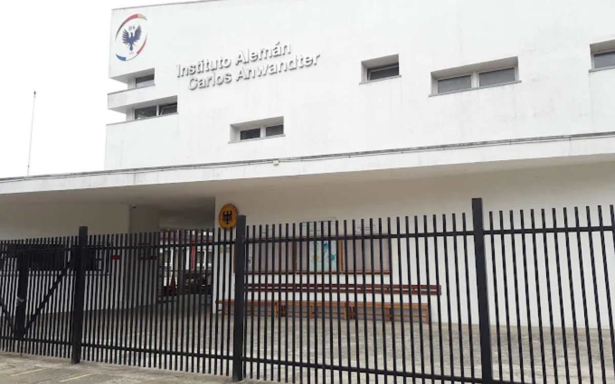 Evacúan Instituto Alemán de Valdivia por amenaza de tiroteo y suspenden clases por dos días