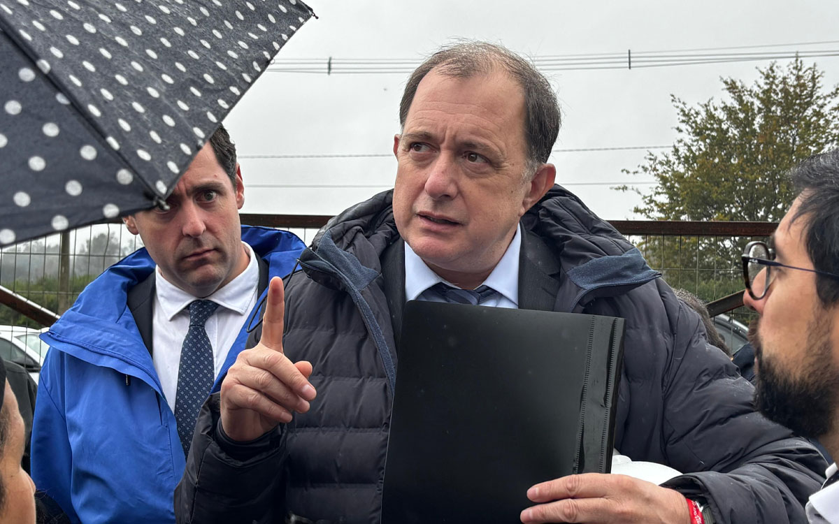 Poduje por retrasos de puente Cochrane: “Encontrarán a Indiana Jones para complementarme el estudio”