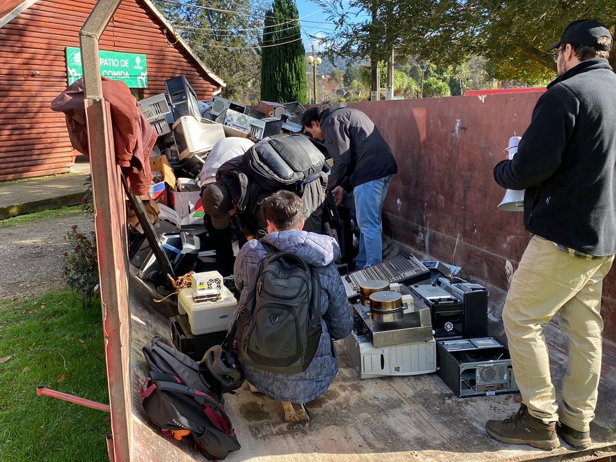 Campaña de reciclaje en Valdivia recibirá desde celulares hasta refrigeradores