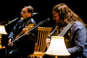Tata Barahona y Nano Stern llegan a Valdivia con “Troubadores”, un concierto que mezcla tradición e improvisación