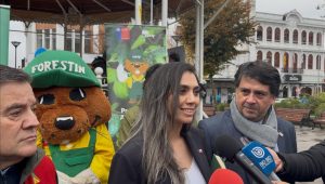 Día del Ingeniero Forestal: refuerzan reforestación y regalan especies nativas en Valdivia