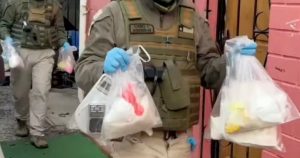 Desbaratan organización criminal dedicada a fabricar drogas sintéticas entre Santiago y Los Ríos