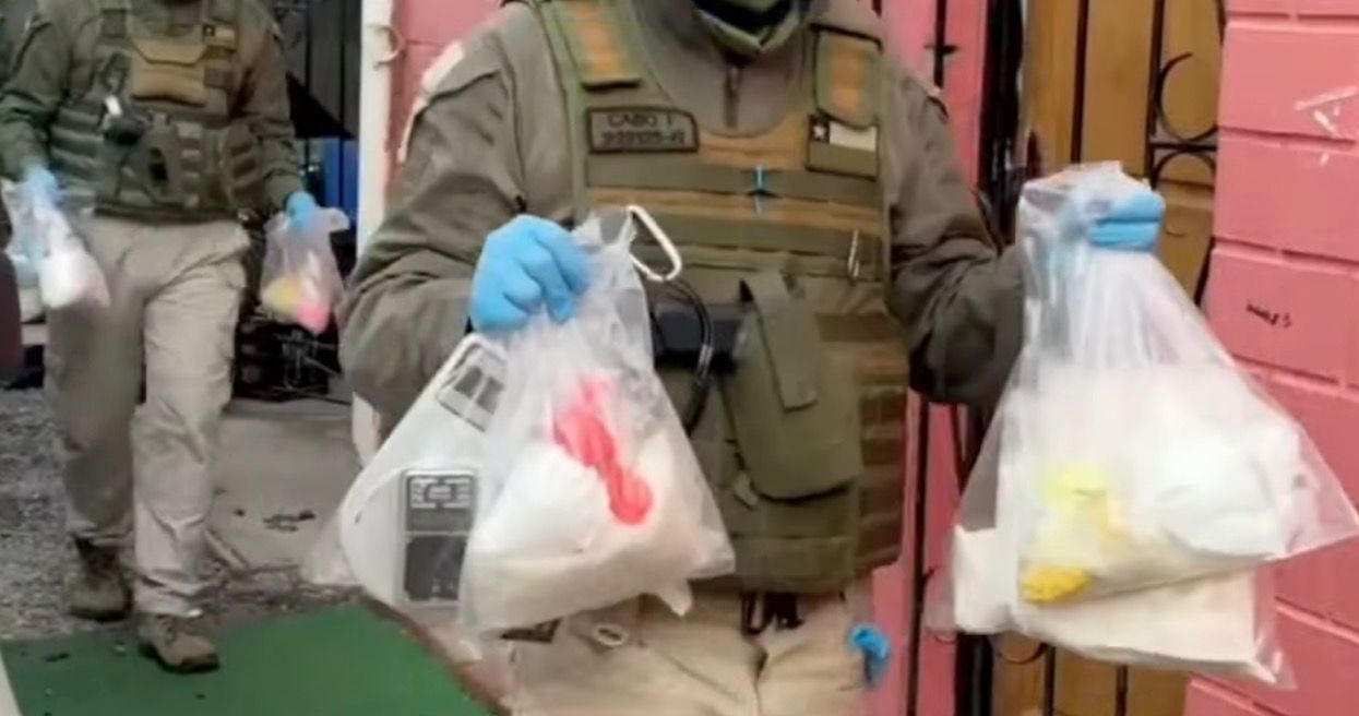 Desbaratan organización criminal dedicada a fabricar drogas sintéticas entre Santiago y Los Ríos