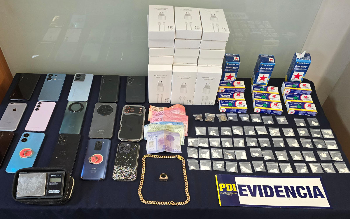 Detienen a tres personas acusadas de lanzar droga y celulares a la cárcel de Valdivia