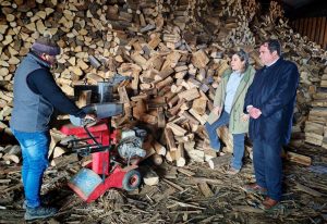 Más de 50 mil m³ de leña seca preparan centros de biomasa de Los Ríos para enfrentar el invierno