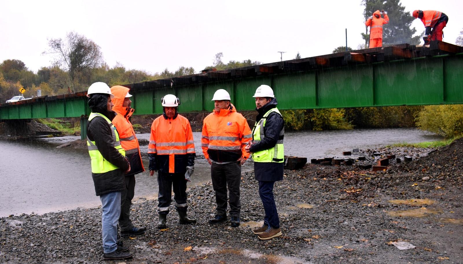 Finalizan mejoras en dos puentes que conectan sectores rurales de Panguipulli, La Unión y Paillaco