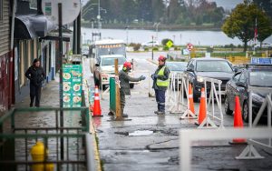Valdivia: Municipio interviene calle clave junto al terminal y acelera obras en Collico