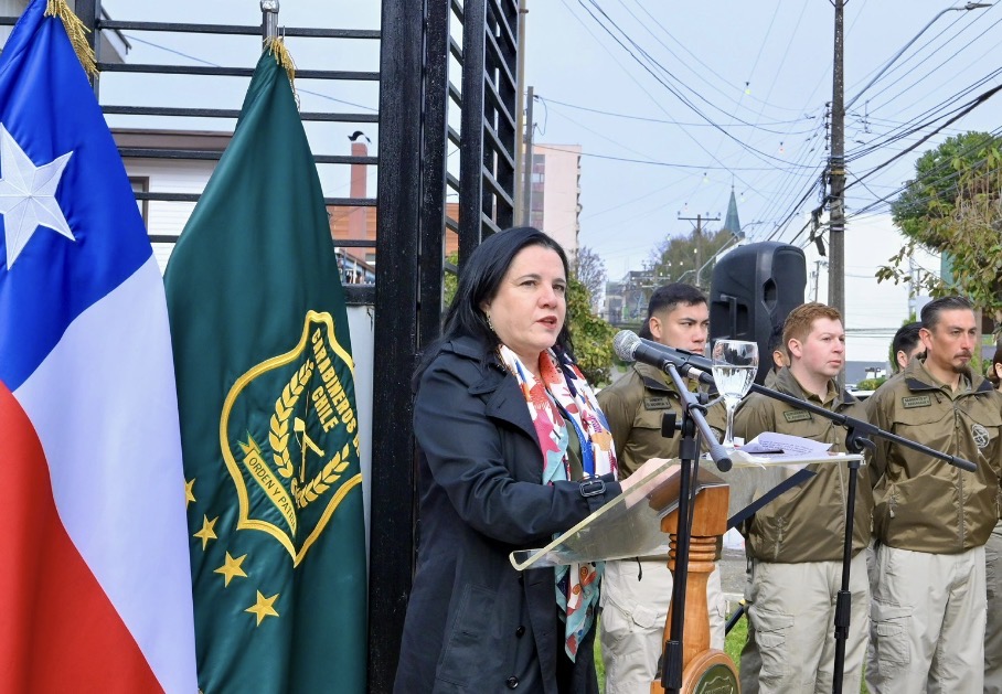“Querían evitar el bochorno”: Senador Flores critica salida de Ministra Steinert