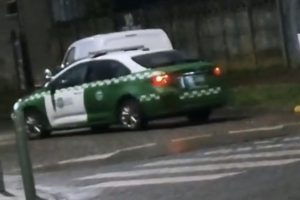 Expulsan a carabinera que utilizó patrulla policial para ir a comprar alcohol en Máfil
