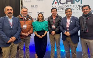 Alcaldes de Los Ríos emplazan al Gobierno por recortes y exigen fortalecer financiamiento municipal