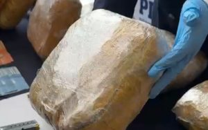 Cae banda dedicada al tráfico de drogas en Los Ríos: Uno de los detenidos está vinculado a un homicidio