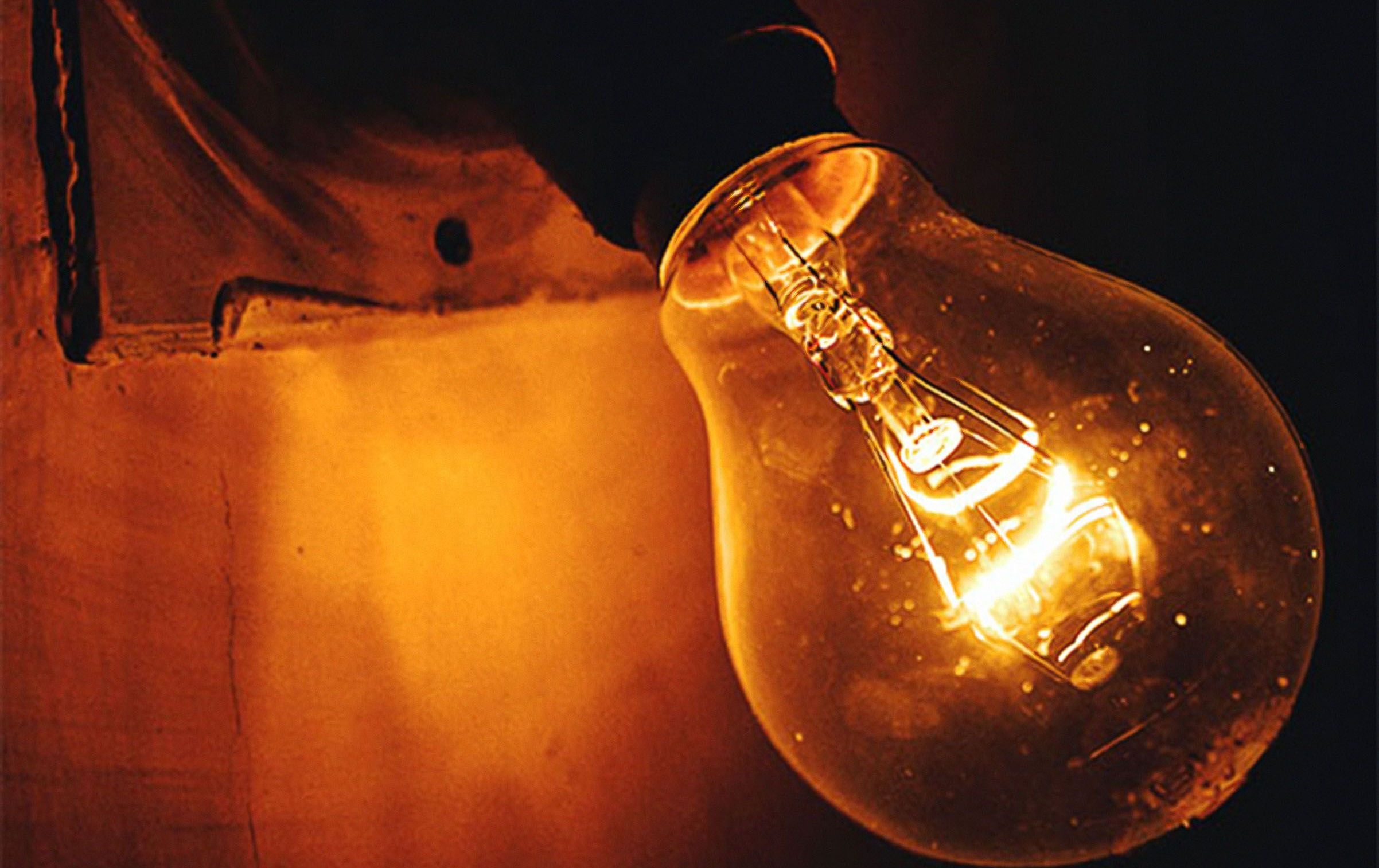 Piden al Ministerio de Energía frenar fuerte alza en cuentas de luz en Valdivia: Una de las más altas del país