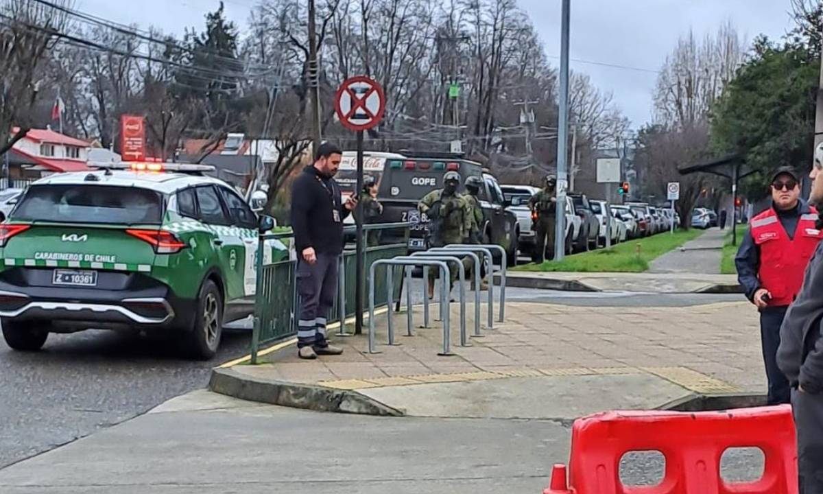 Amplio operativo en Hospital de Valdivia por carabinero del GOPE baleado en Niebla