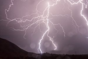 Advierten posible formación de nubes tornádicas, tormentas y fuertes ráfagas de viento en Los Ríos