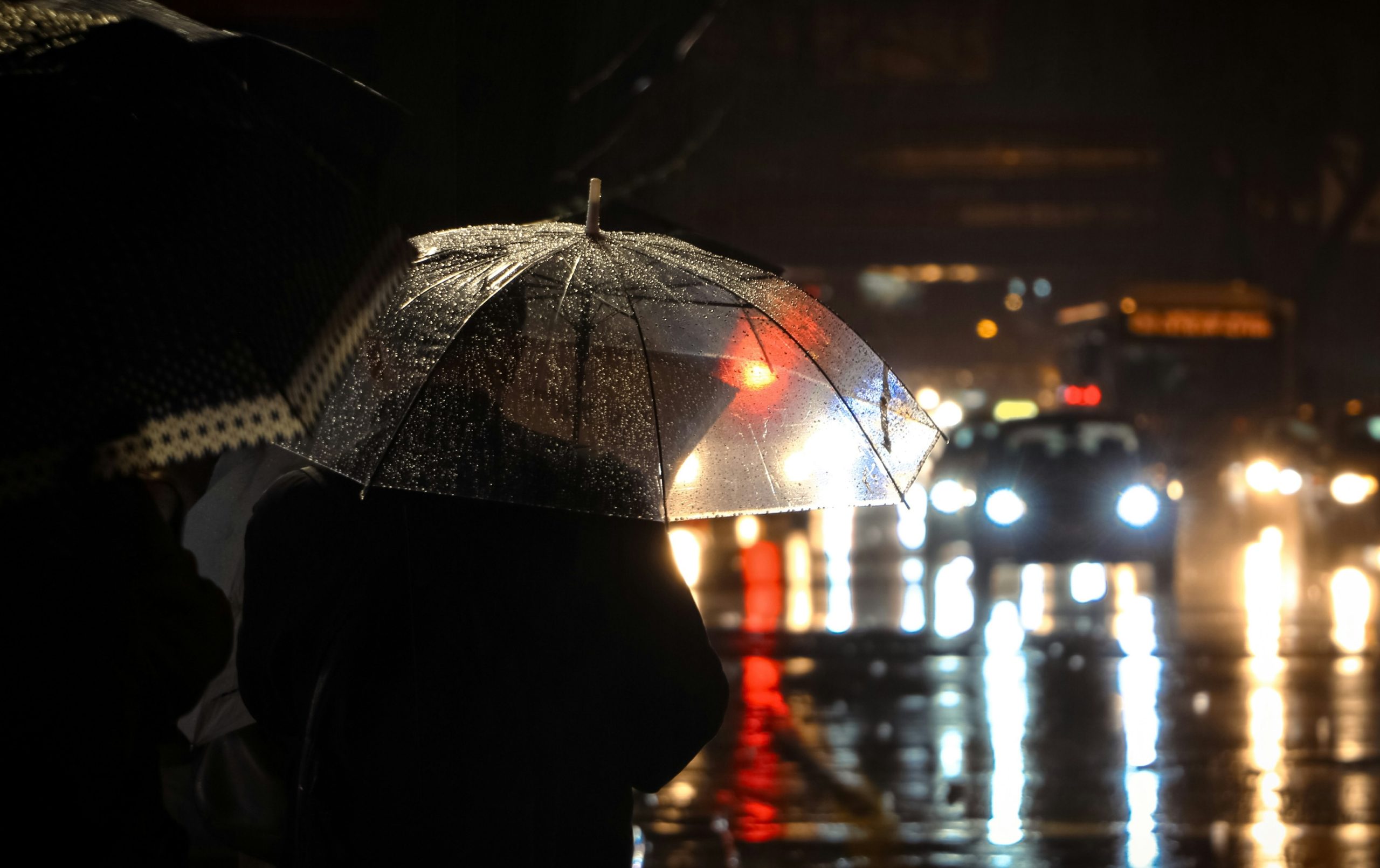 Nuevo sistema frontal ingresará a Los Ríos: Sólo el martes caerían hasta 65 milímetros de lluvia