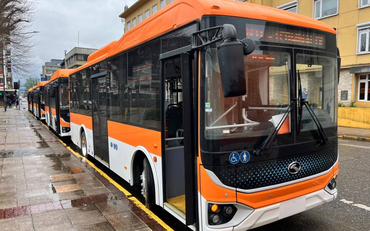 Valdivia prepara pago electrónico y estrena buses eléctricos que operarán desde noviembre