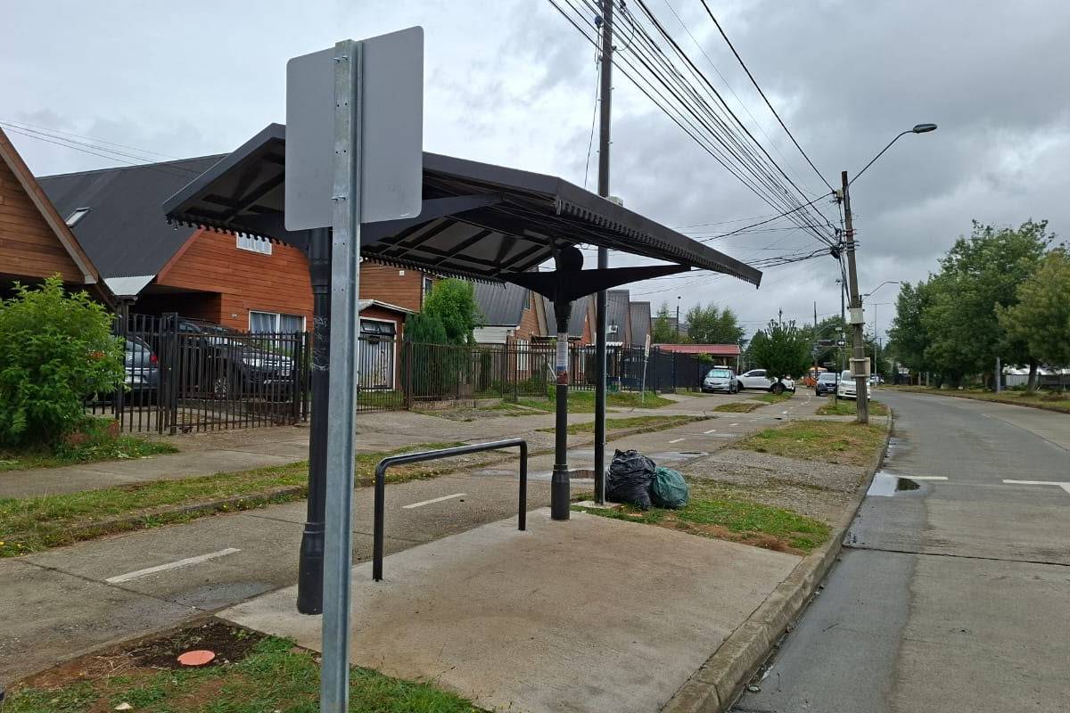 Valdivia: Instalarán 20 nuevos refugios peatonales con inversión cercana a $105 millones