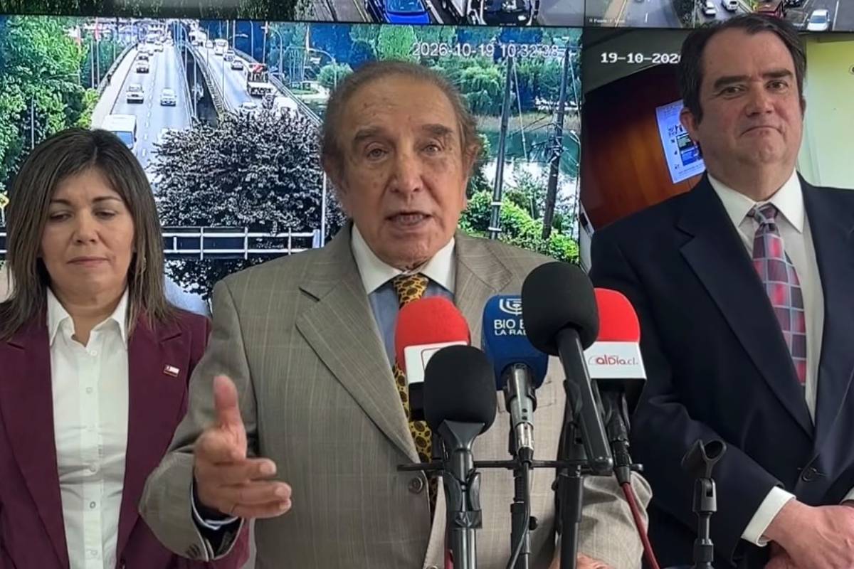 Seremi de las Culturas califica de “lumpen” a quienes lo pifiaron en inauguración del FICValdivia