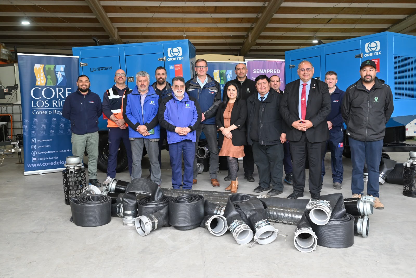 Entregan dos motobombas a Senapred para enfrentar inundaciones en Los Ríos