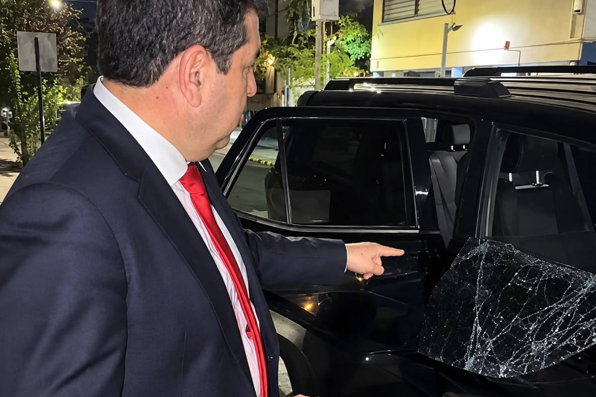 Diputado Valenzuela denuncia robo y posible amedrentamiento: “Se metieron con la persona equivocada”