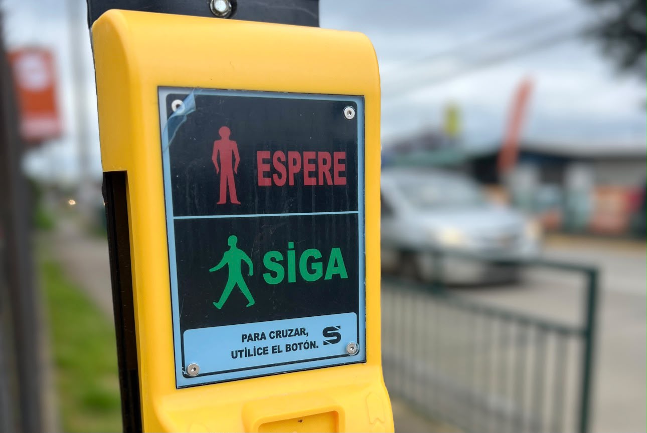Lago Ranco inaugura su primer semáforo con inversión de $158 millones